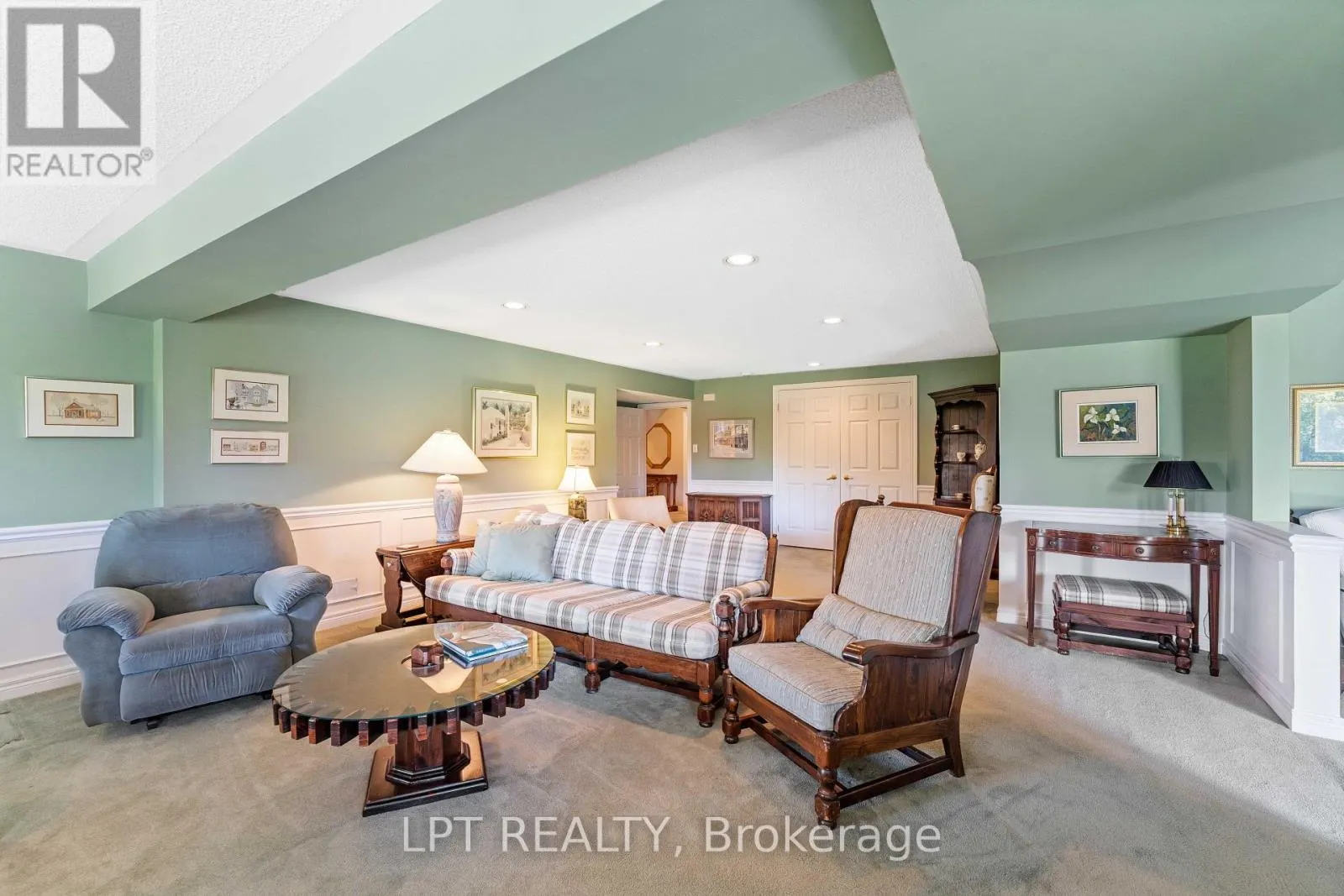 219 WATERBURY CRESCENT