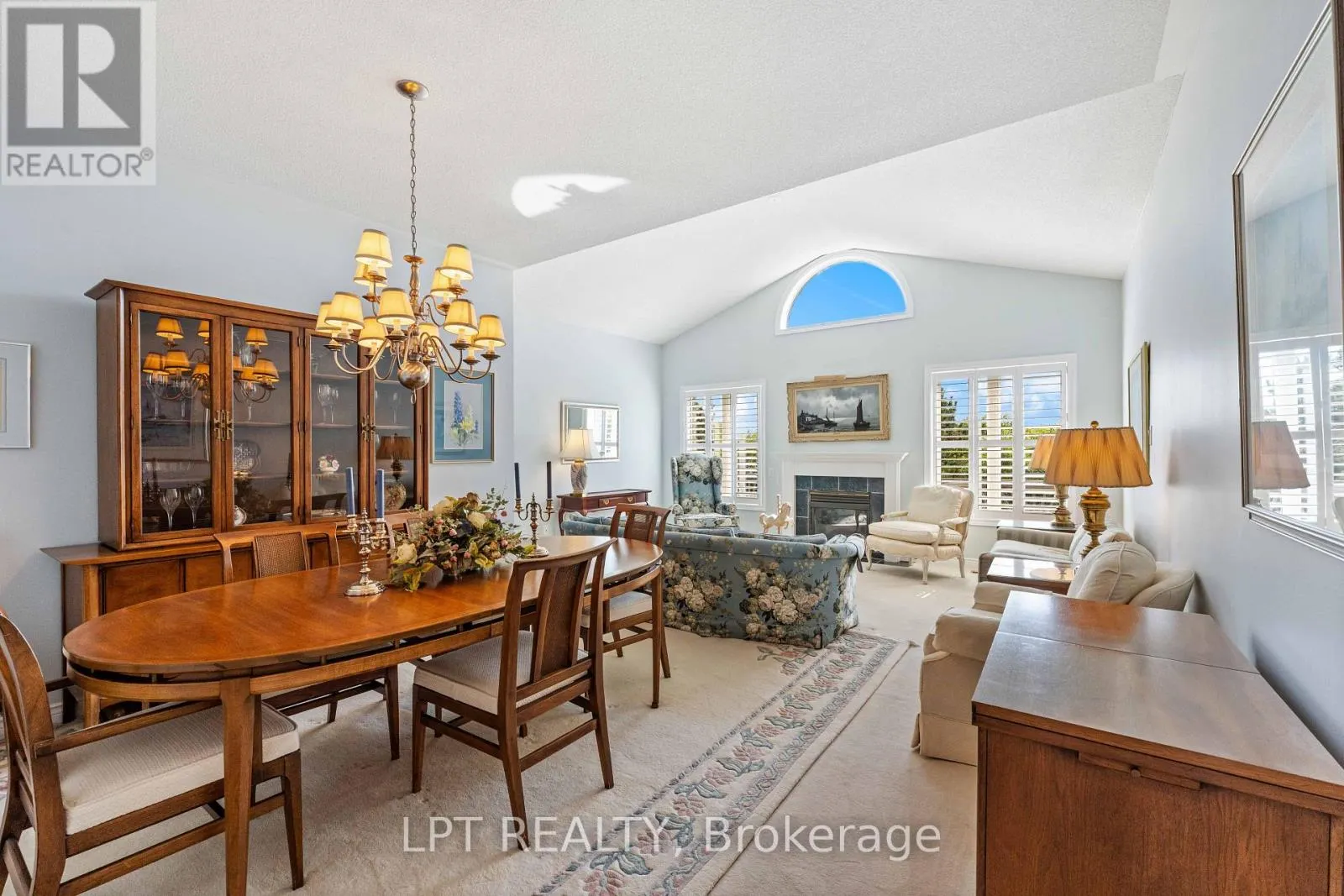 219 WATERBURY CRESCENT