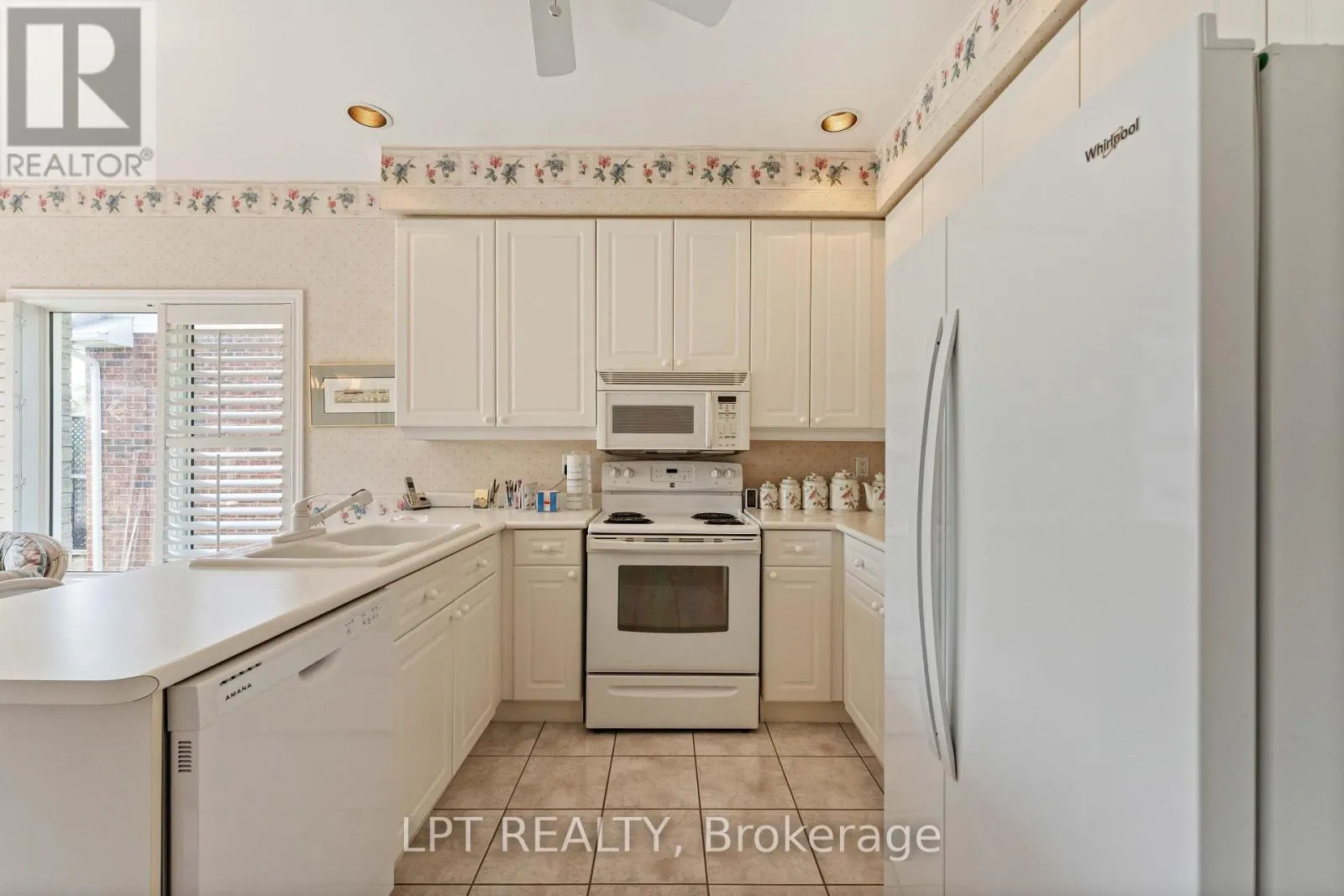 219 WATERBURY CRESCENT
