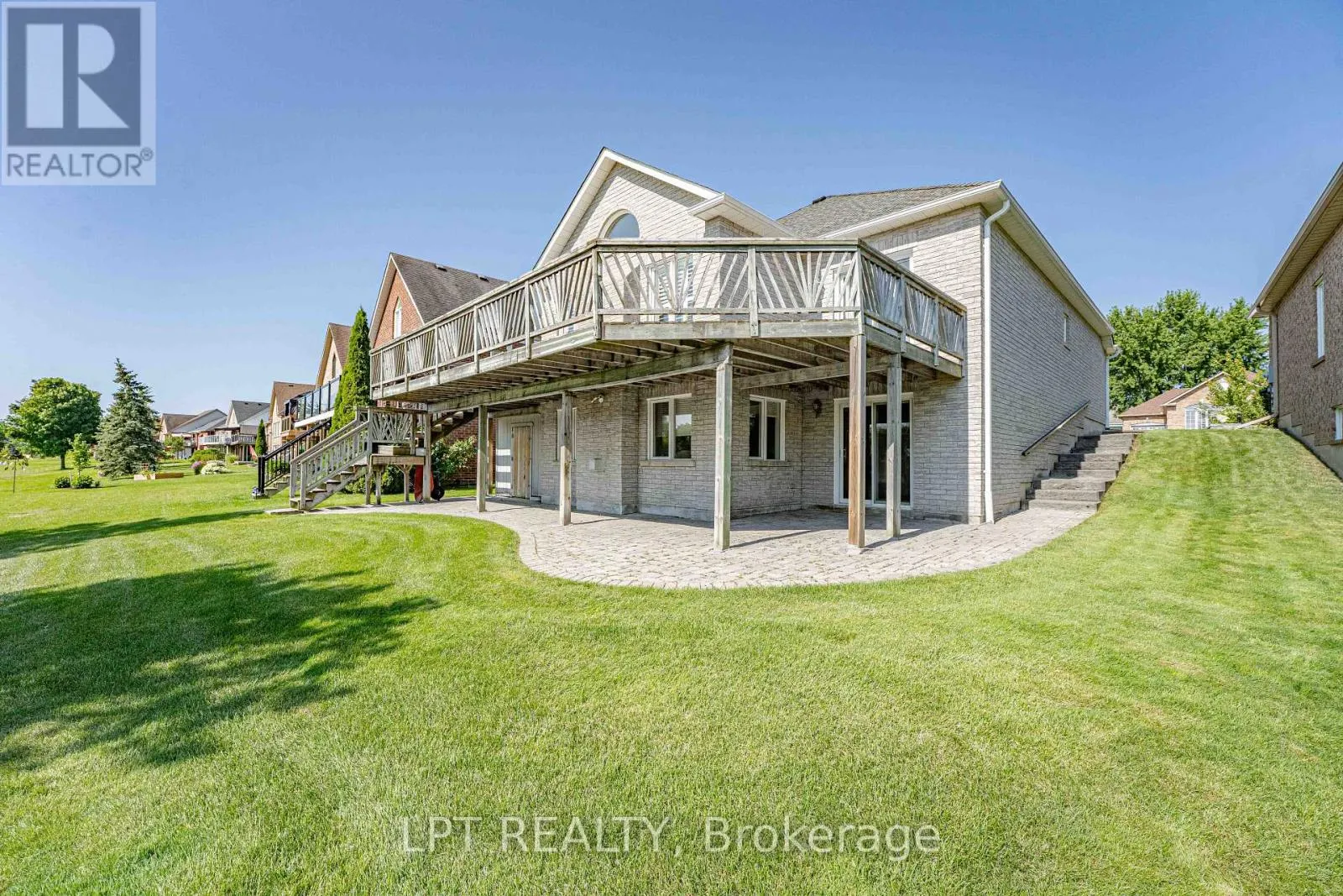 219 WATERBURY CRESCENT