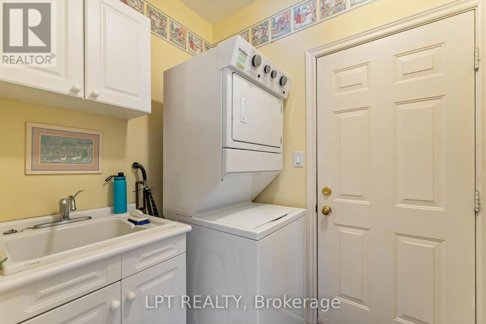 219 WATERBURY CRESCENT