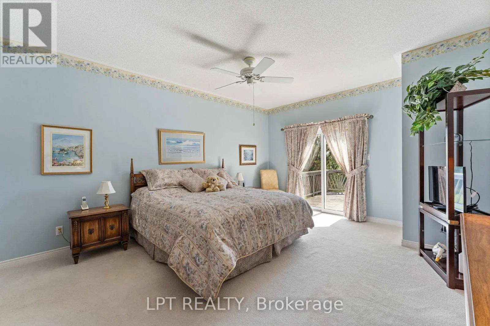 219 WATERBURY CRESCENT