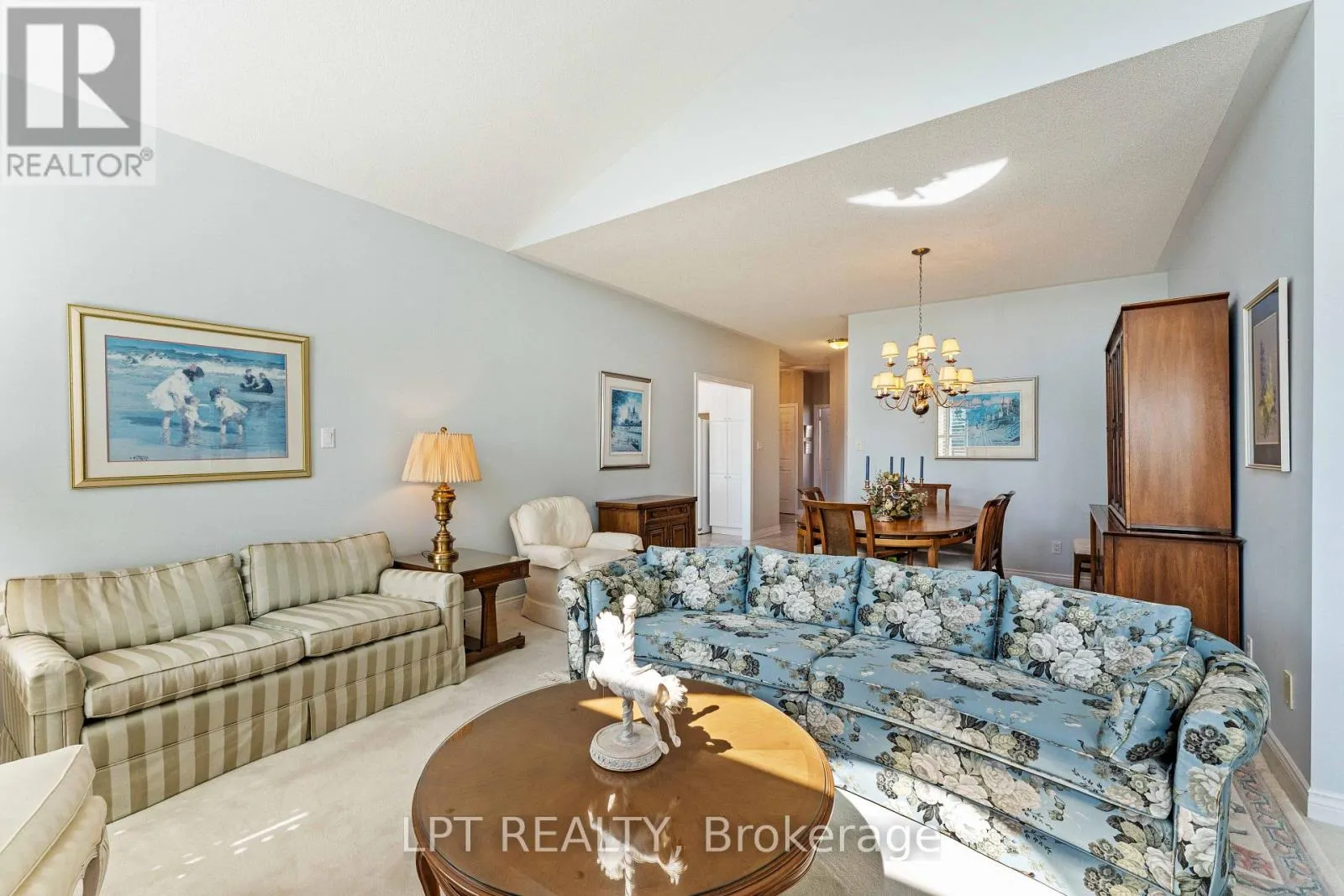 219 WATERBURY CRESCENT
