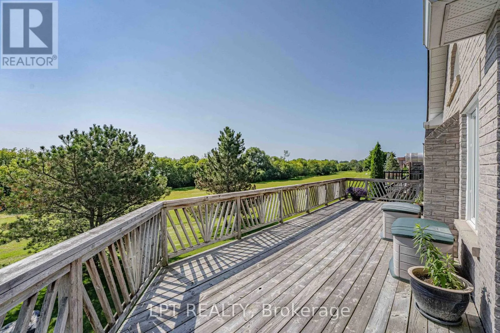 219 WATERBURY CRESCENT