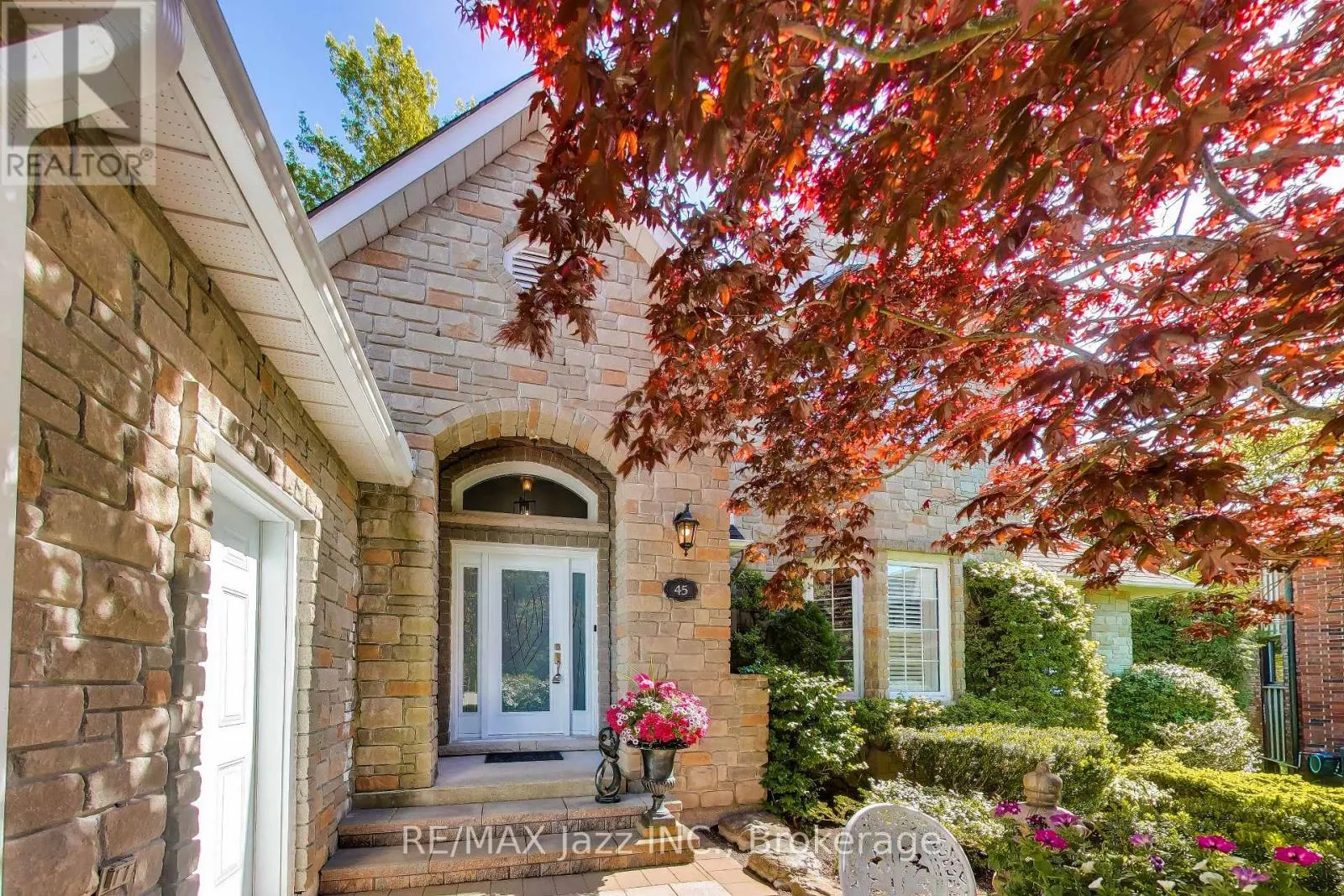 45 WINDSOR VALLEY PLACE