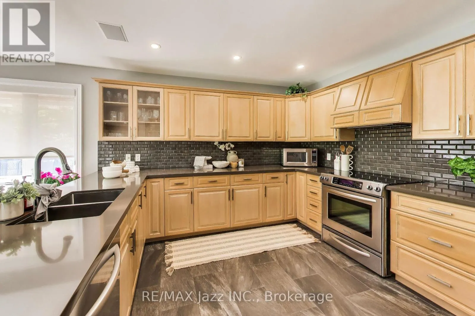 45 WINDSOR VALLEY PLACE