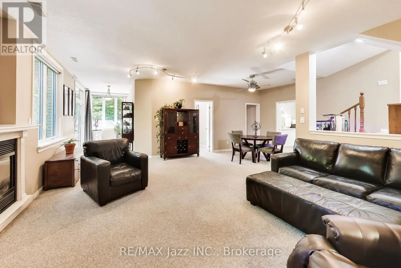 45 WINDSOR VALLEY PLACE
