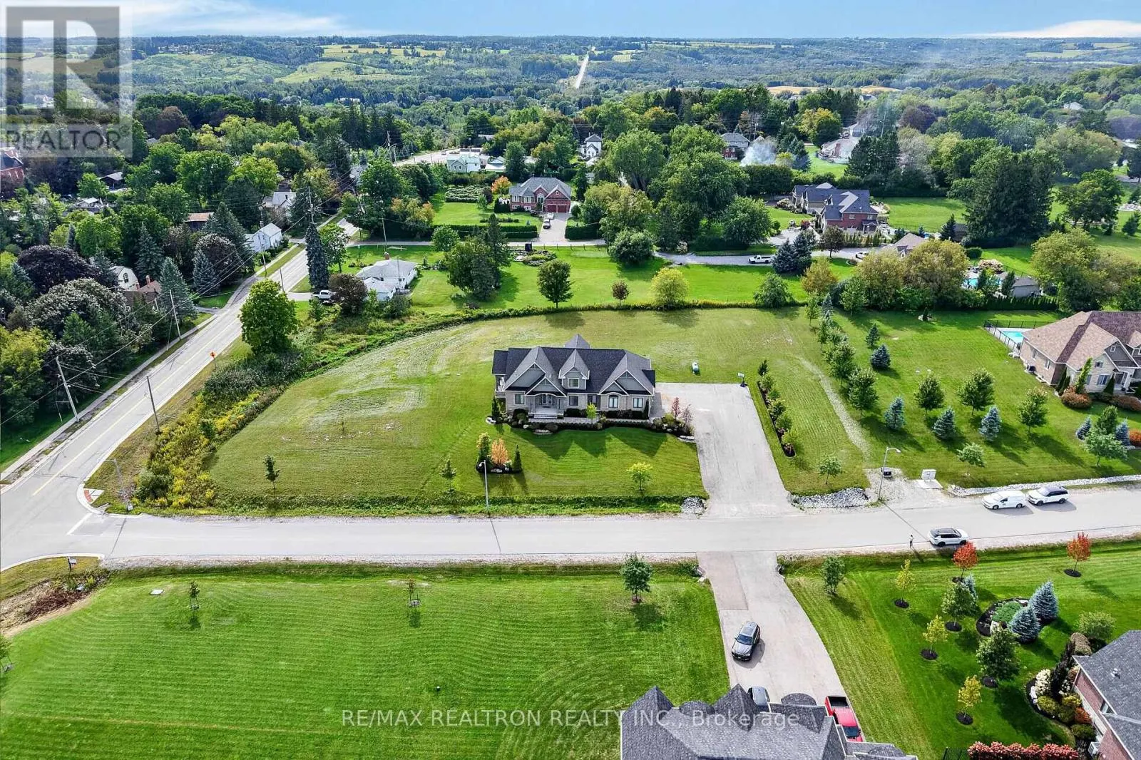 57 LIONEL BYAM DRIVE