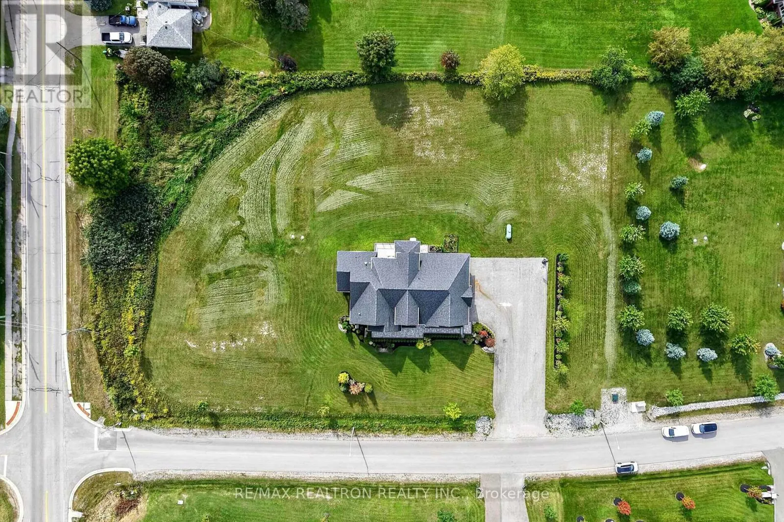57 LIONEL BYAM DRIVE
