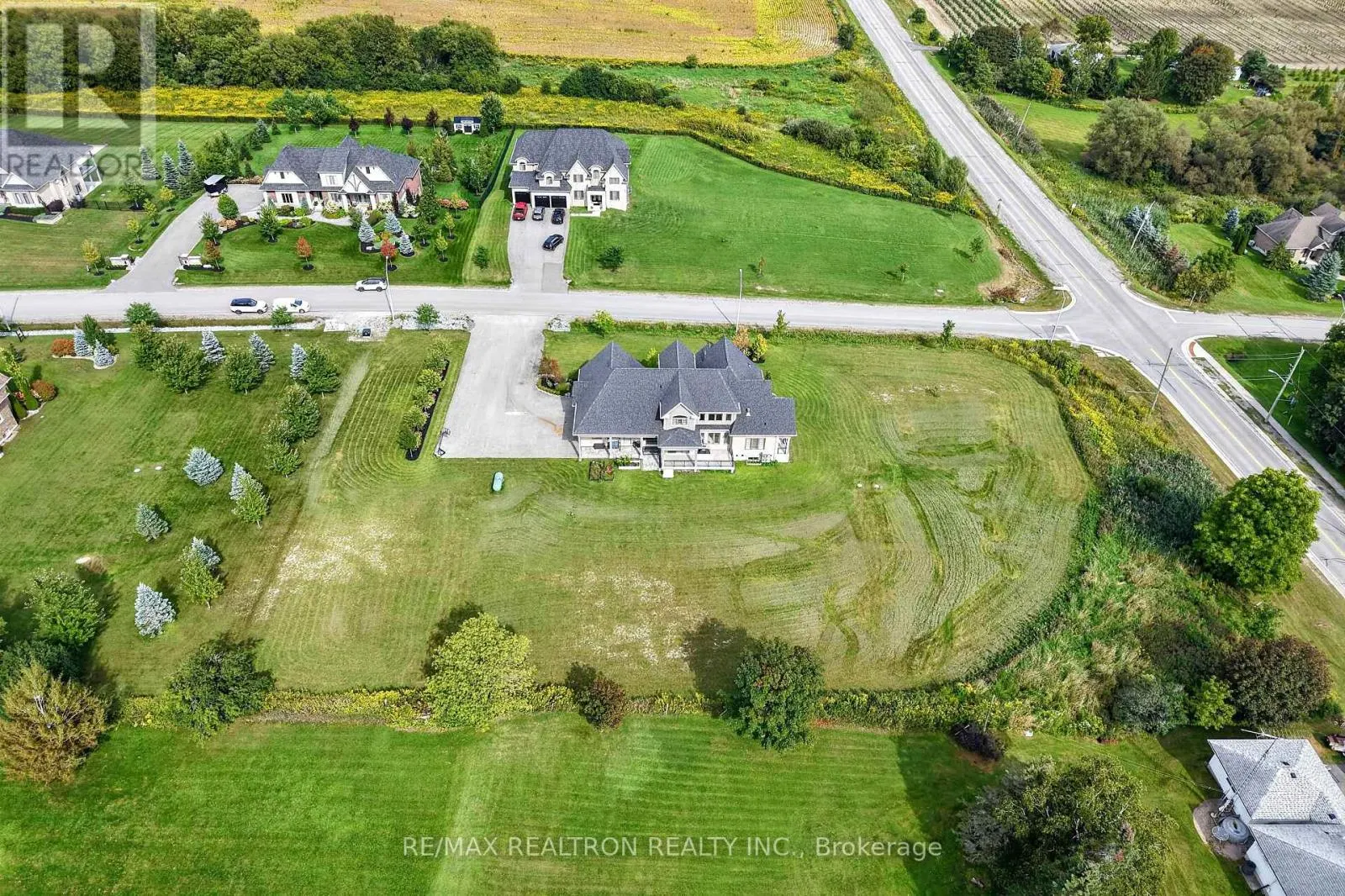 57 LIONEL BYAM DRIVE