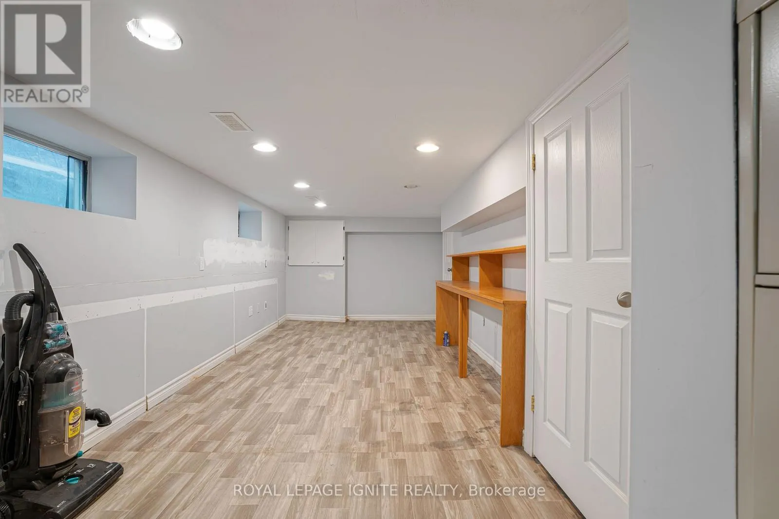 951 SIMCOE STREET N