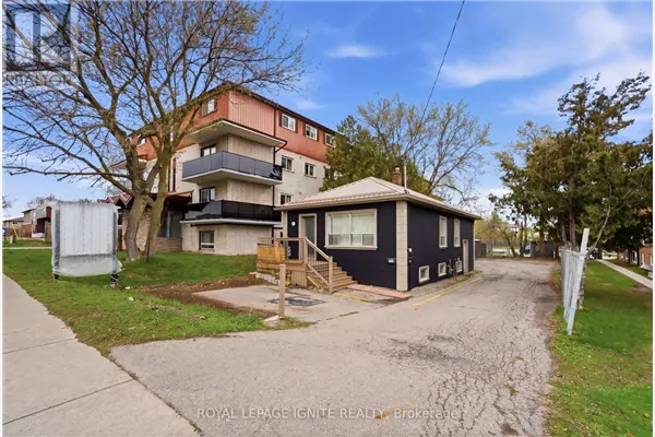 951 SIMCOE STREET N