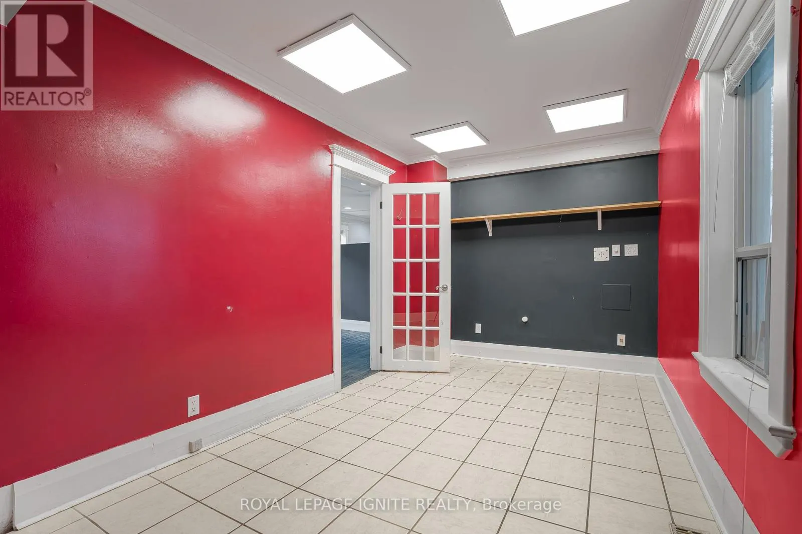 951 SIMCOE STREET N