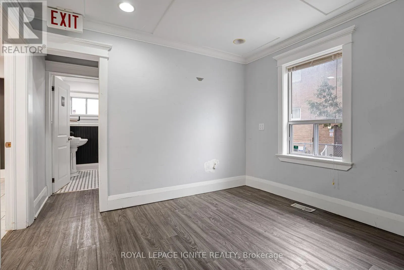 951 SIMCOE STREET N