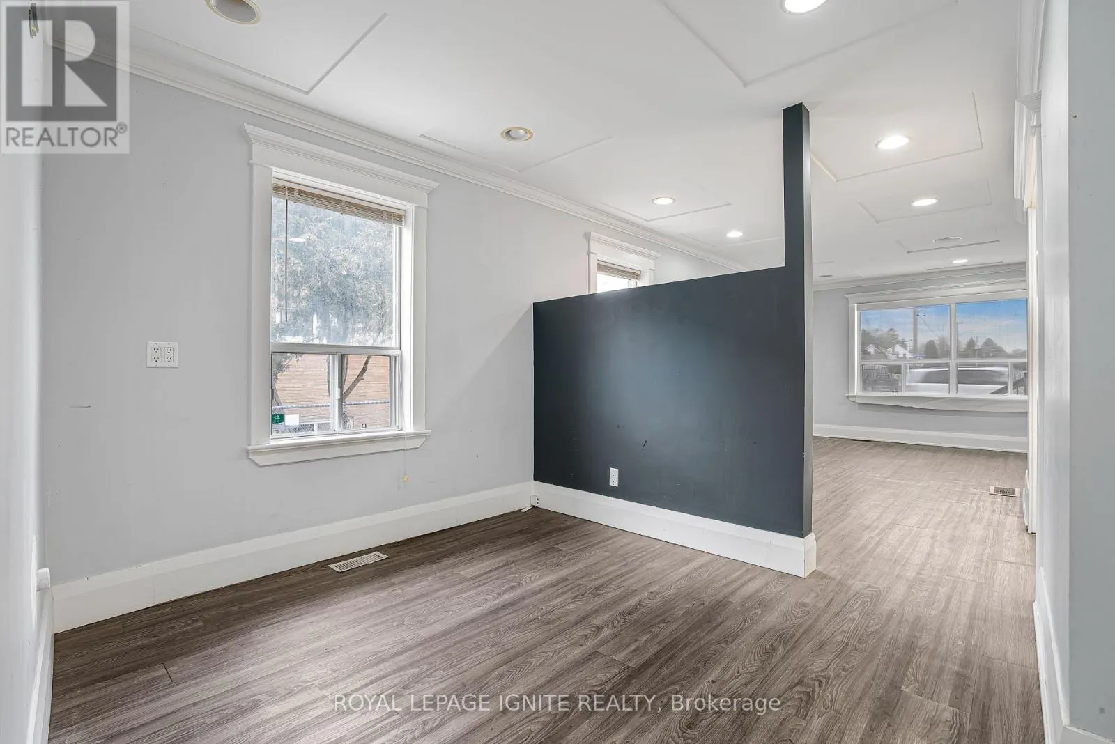 951 SIMCOE STREET N