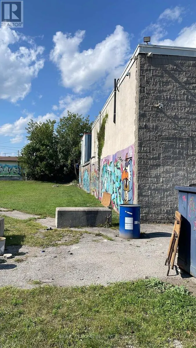 4&5 - 8 MIDTOWN DRIVE