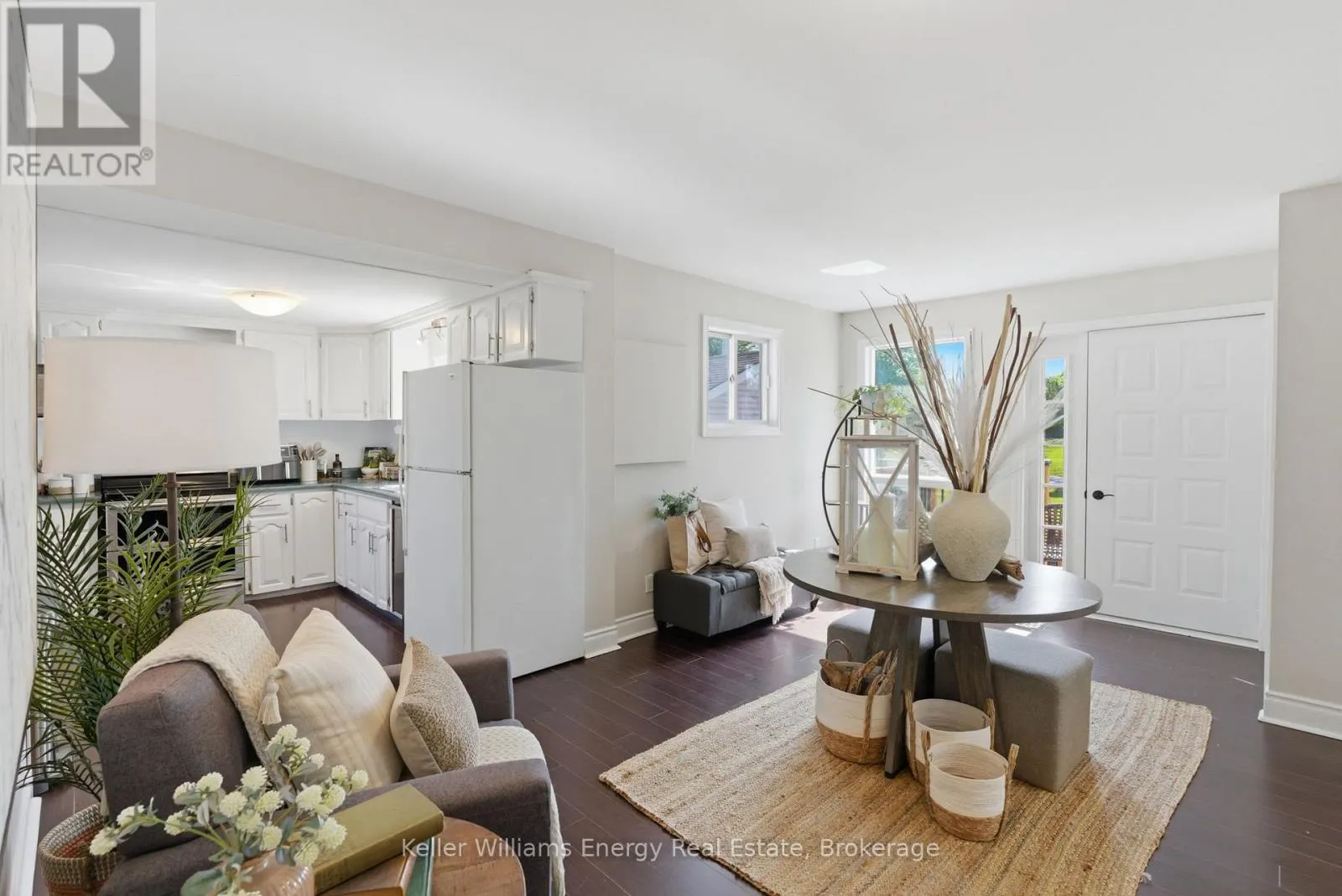 67 EDGEWOOD CRESCENT