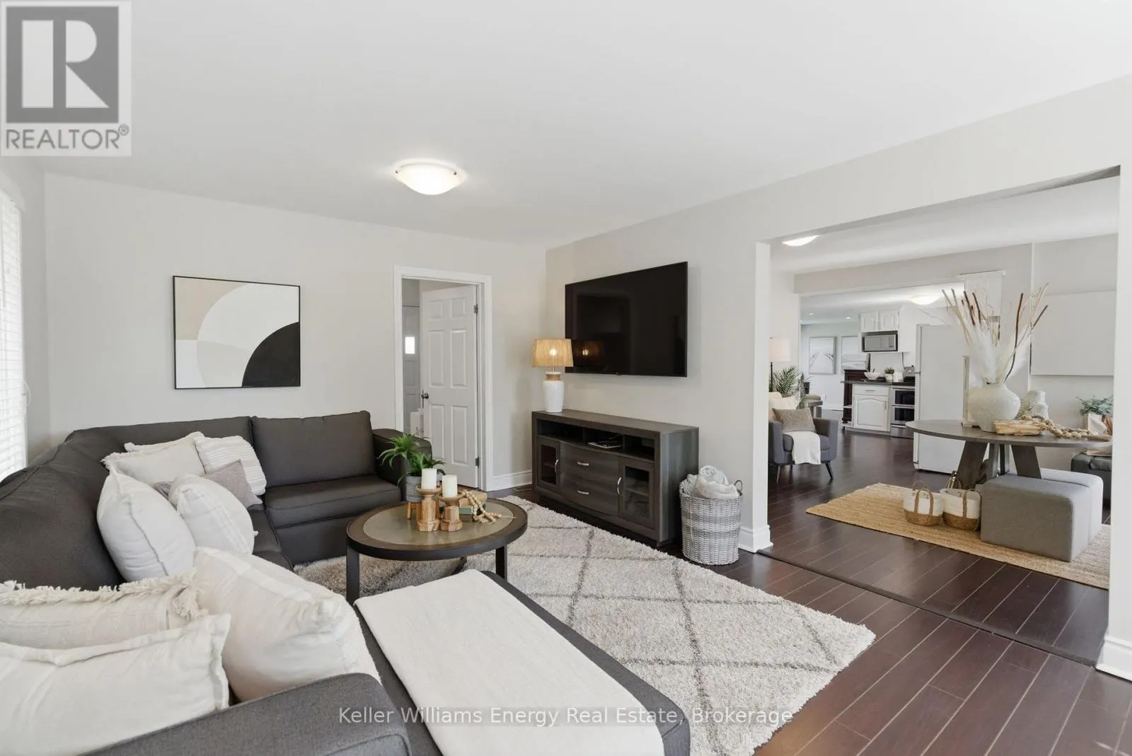 67 EDGEWOOD CRESCENT
