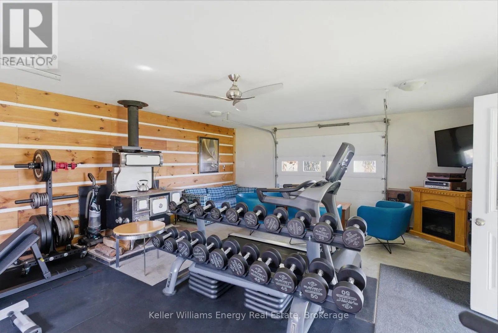 67 EDGEWOOD CRESCENT