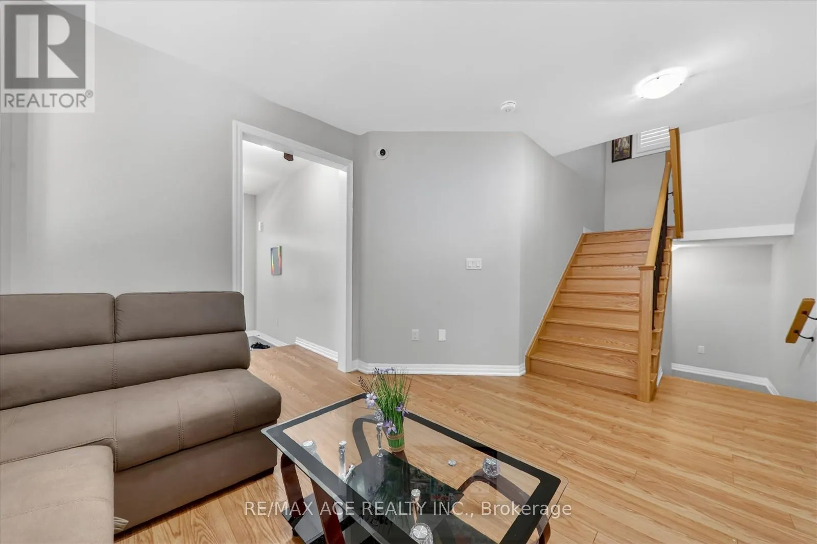 218 FLOOD AVENUE