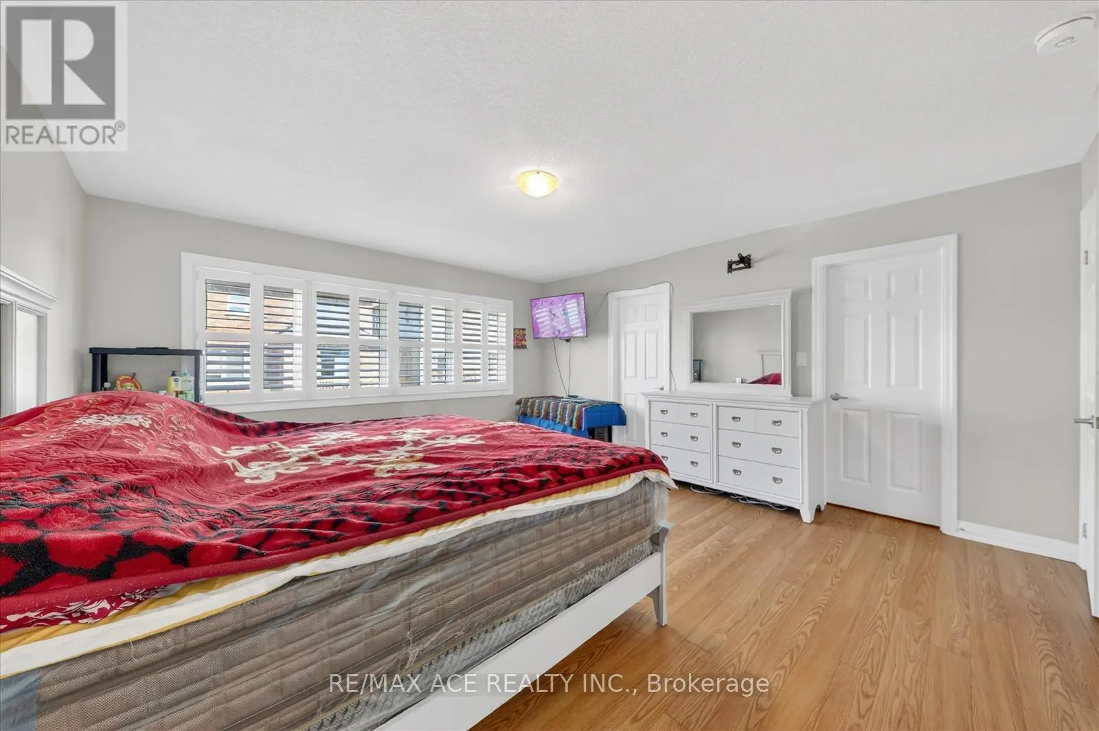 218 FLOOD AVENUE
