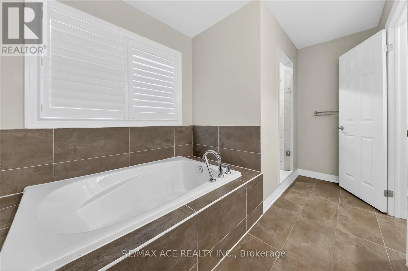 218 FLOOD AVENUE
