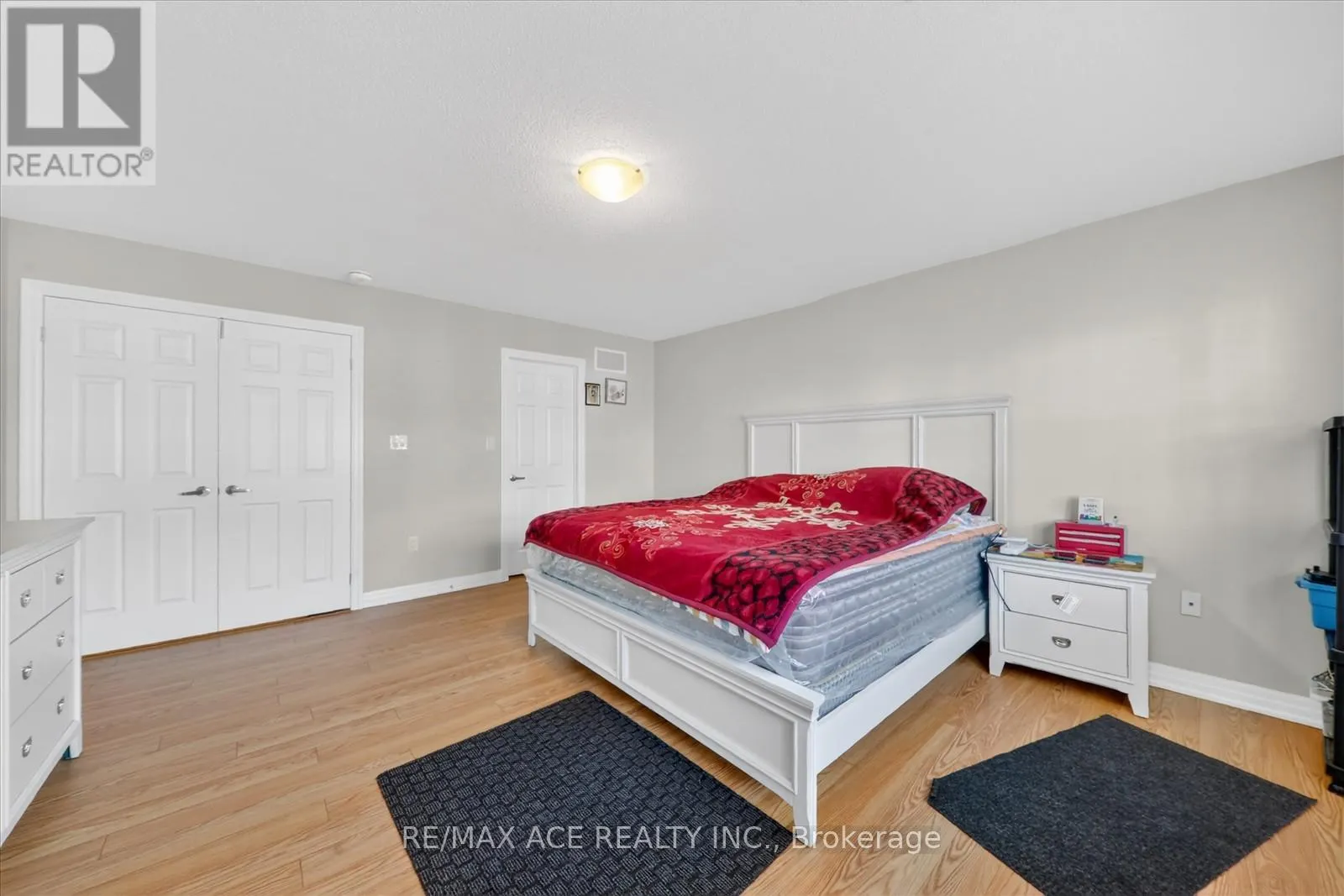 218 FLOOD AVENUE