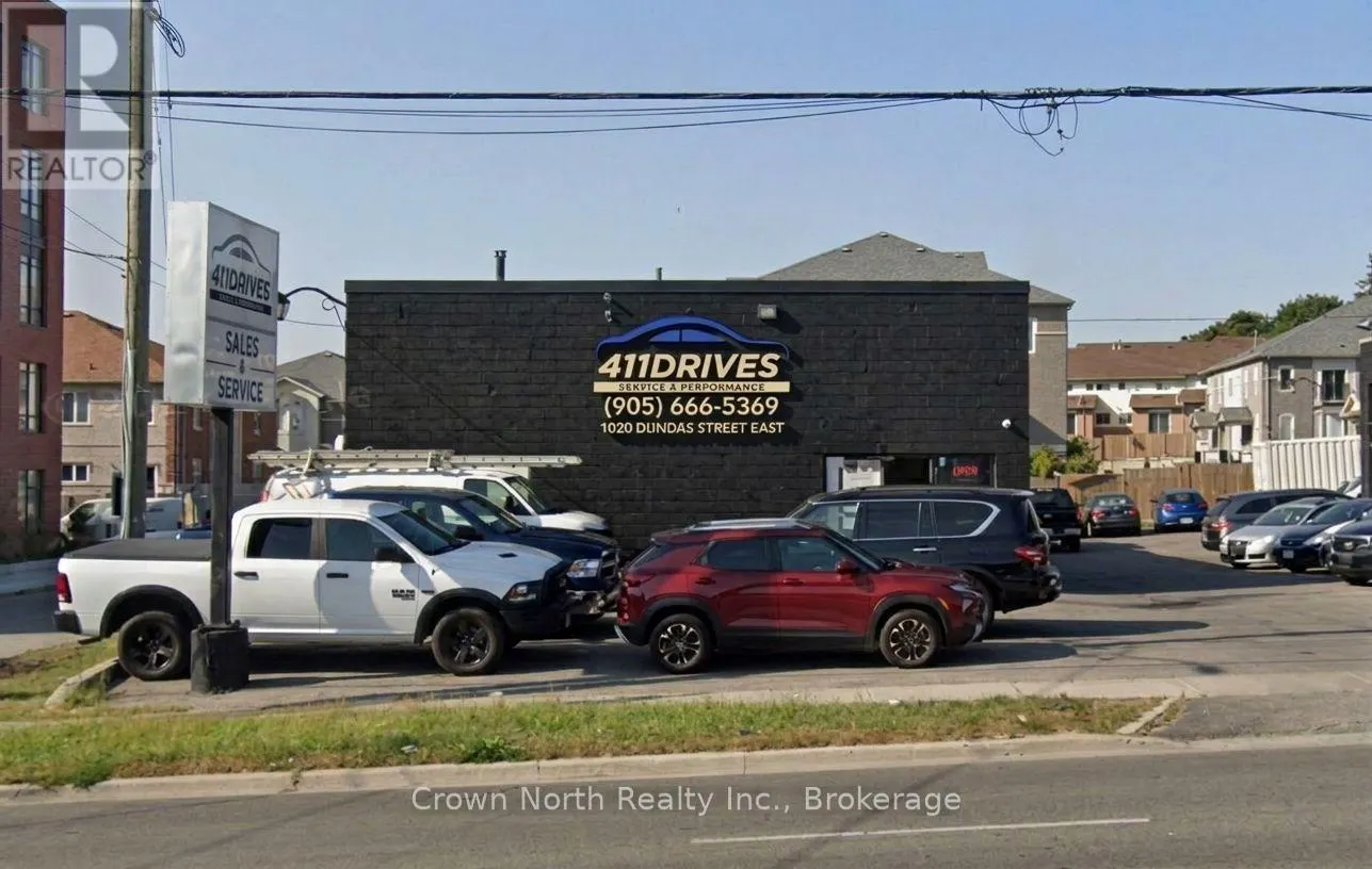 1020 DUNDAS STREET E