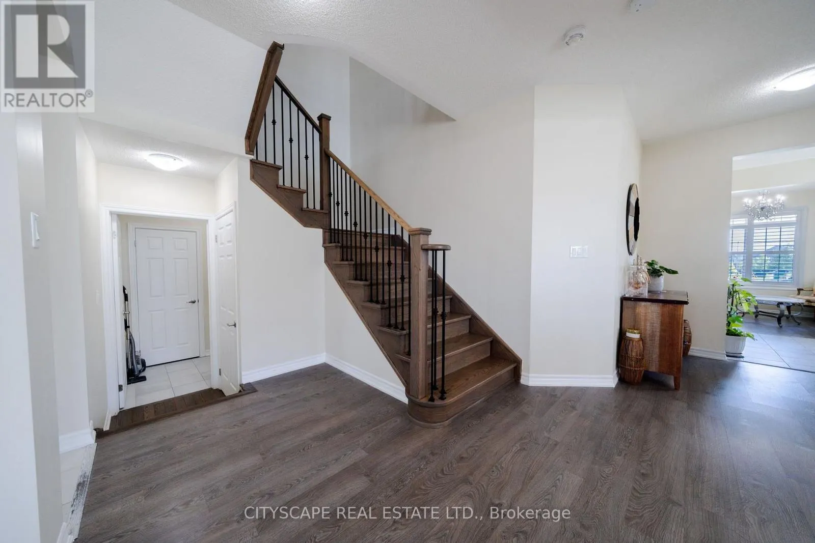 250 CROMBIE STREET