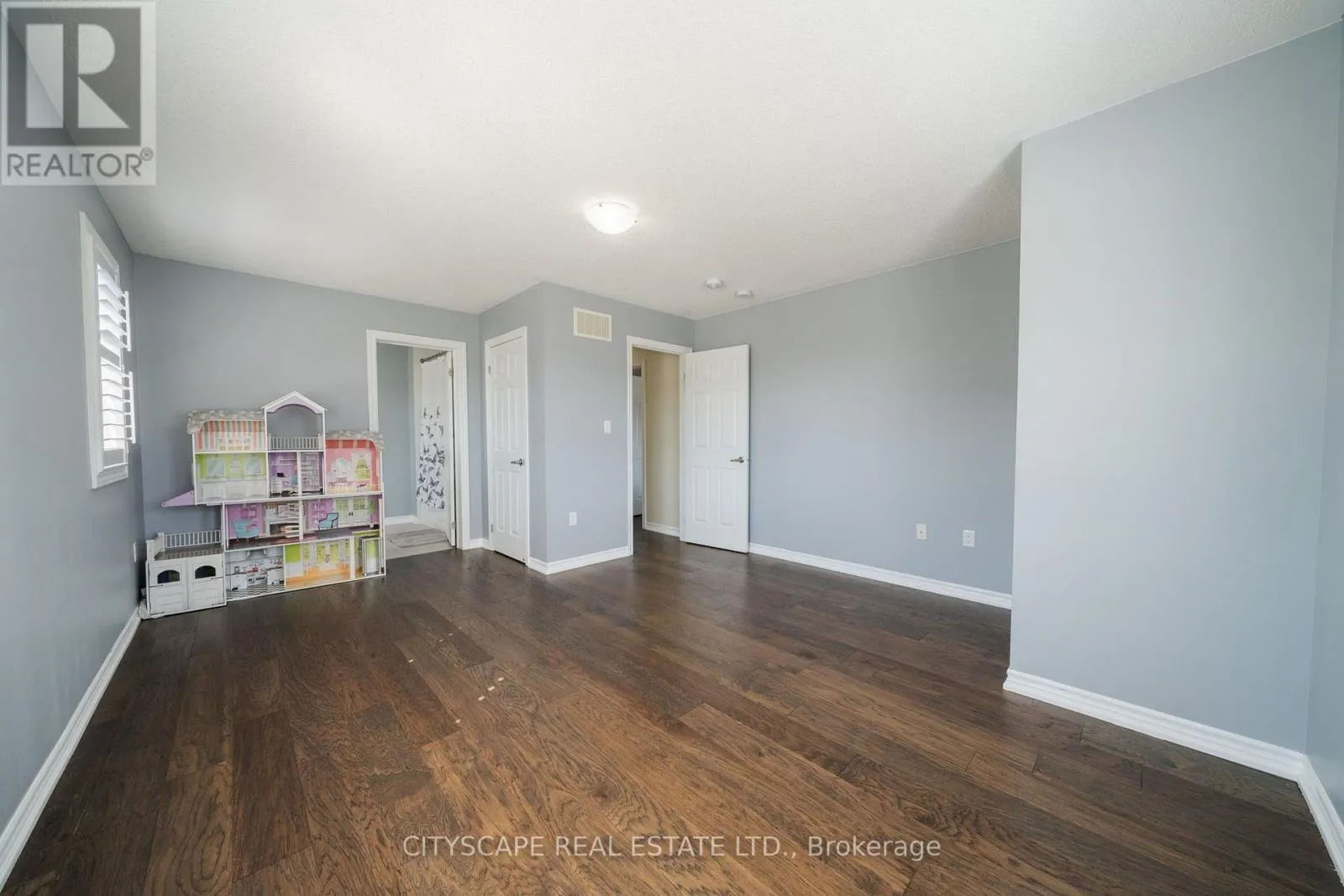 250 CROMBIE STREET