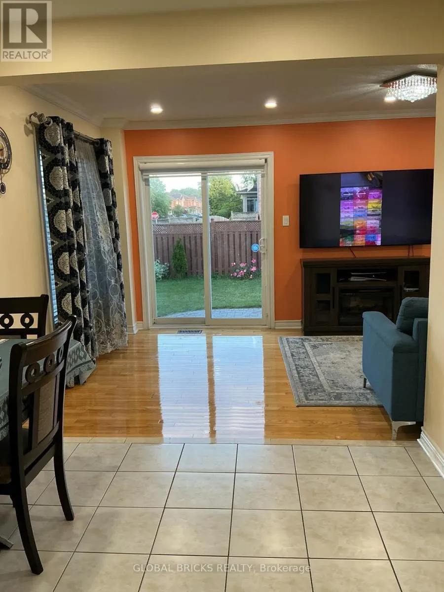 1 RAMPART CRESCENT
