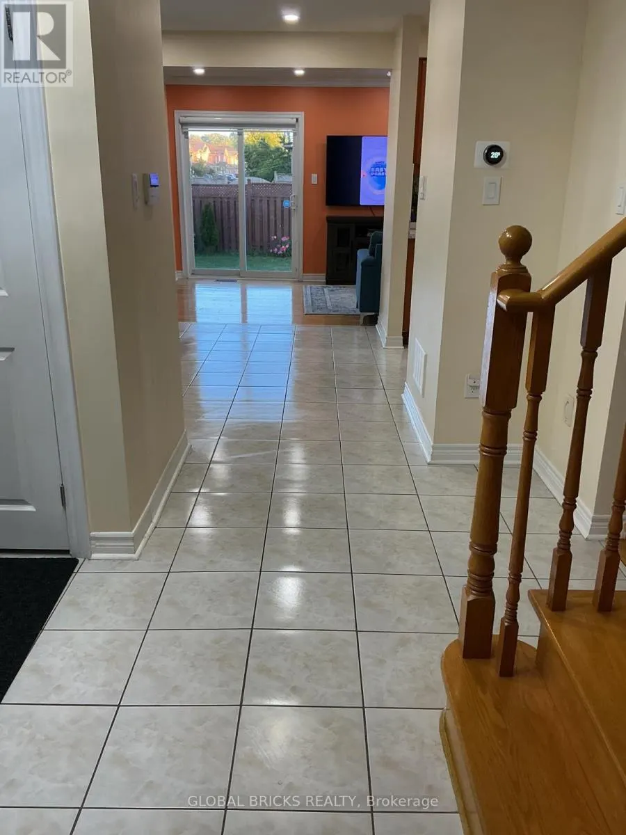 1 RAMPART CRESCENT