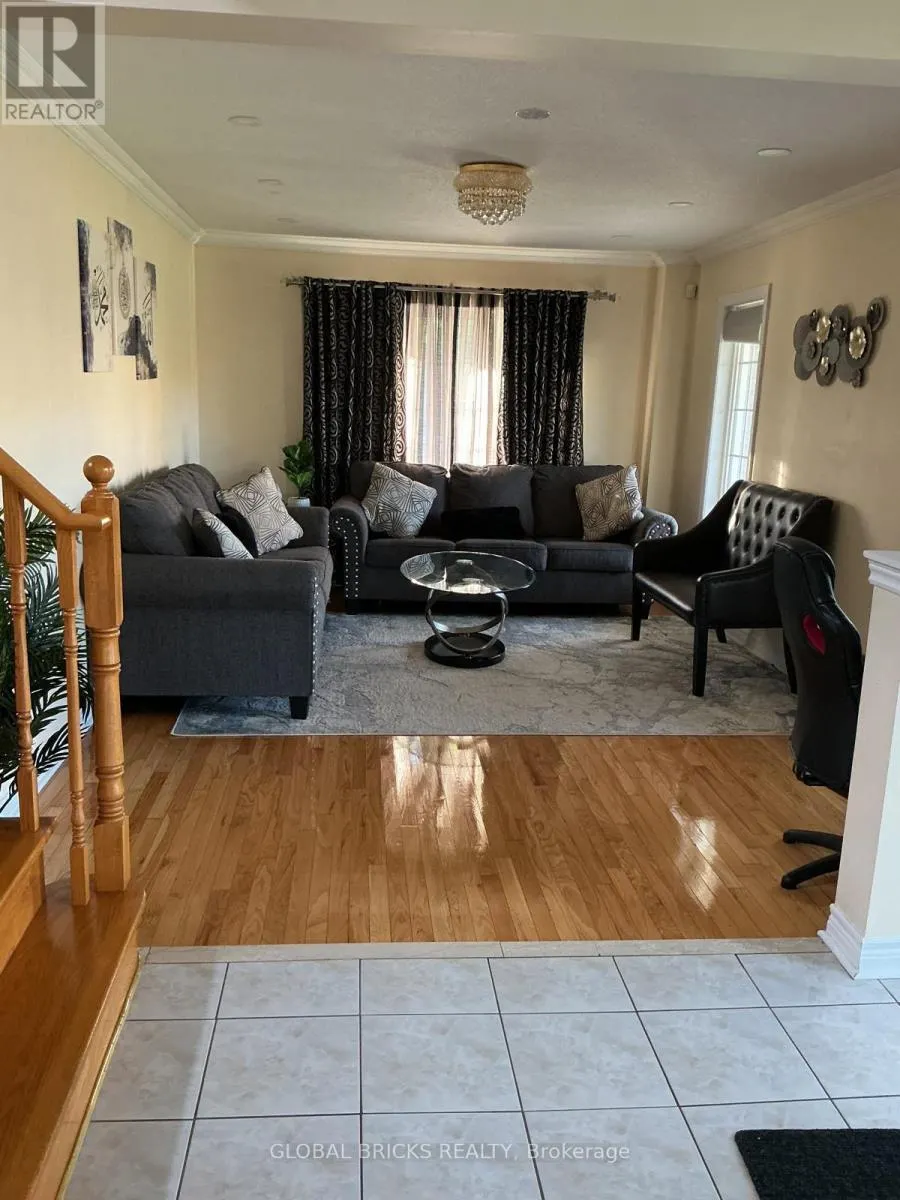 1 RAMPART CRESCENT