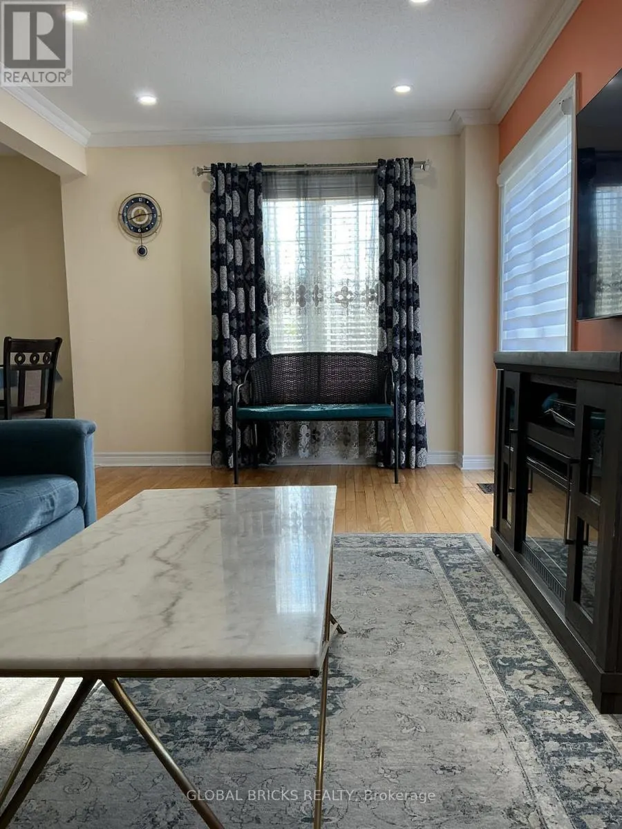 1 RAMPART CRESCENT