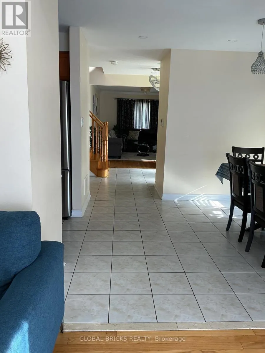 1 RAMPART CRESCENT
