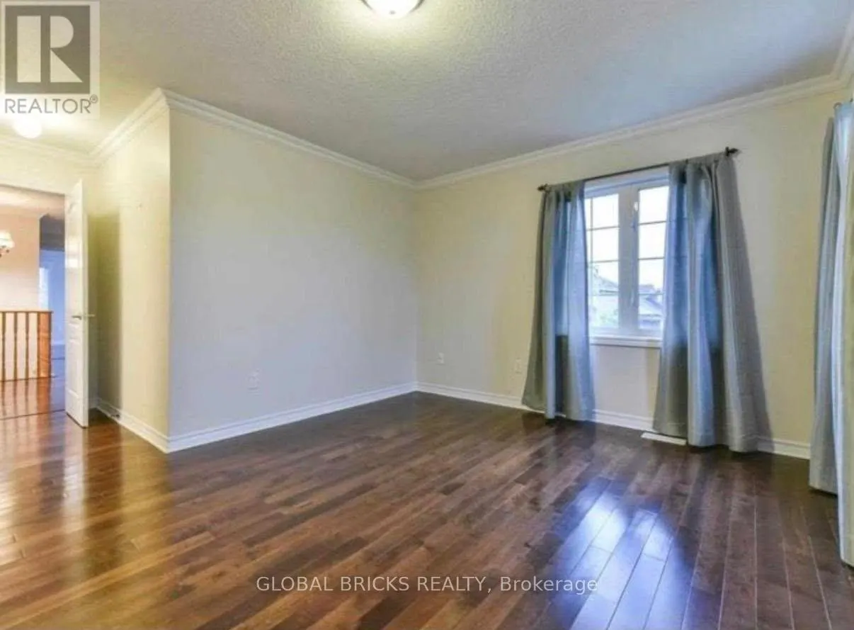 1 RAMPART CRESCENT
