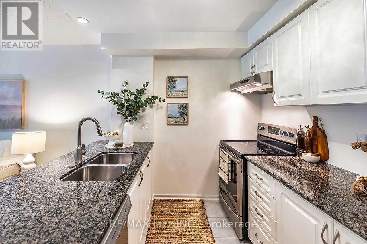 102 - 61 CLARINGTON BOULEVARD #102
