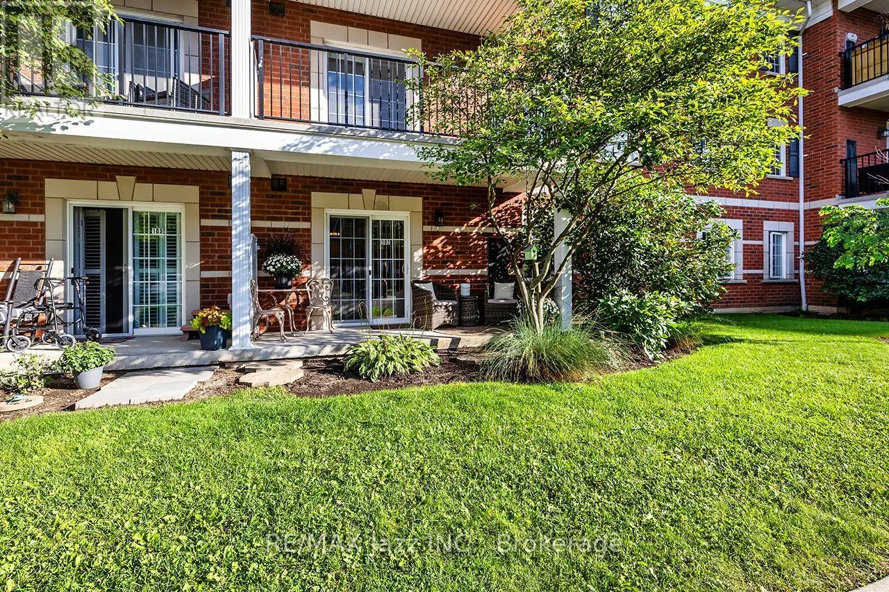 102 - 61 CLARINGTON BOULEVARD #102