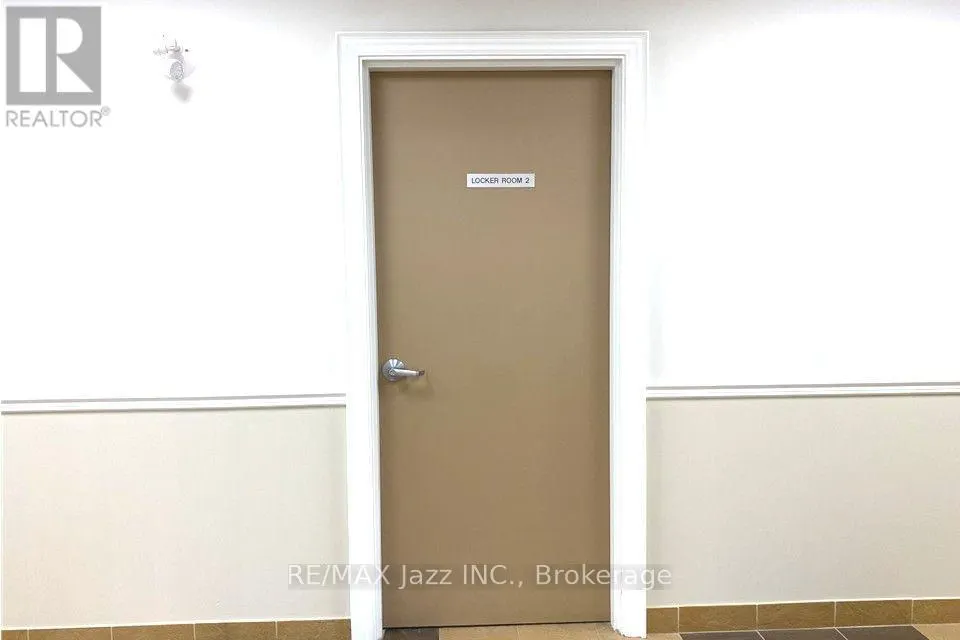 102 - 61 CLARINGTON BOULEVARD #102