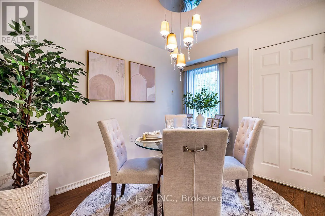 102 - 61 CLARINGTON BOULEVARD #102