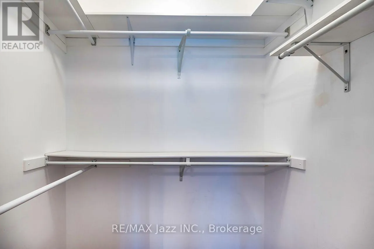 102 - 61 CLARINGTON BOULEVARD #102