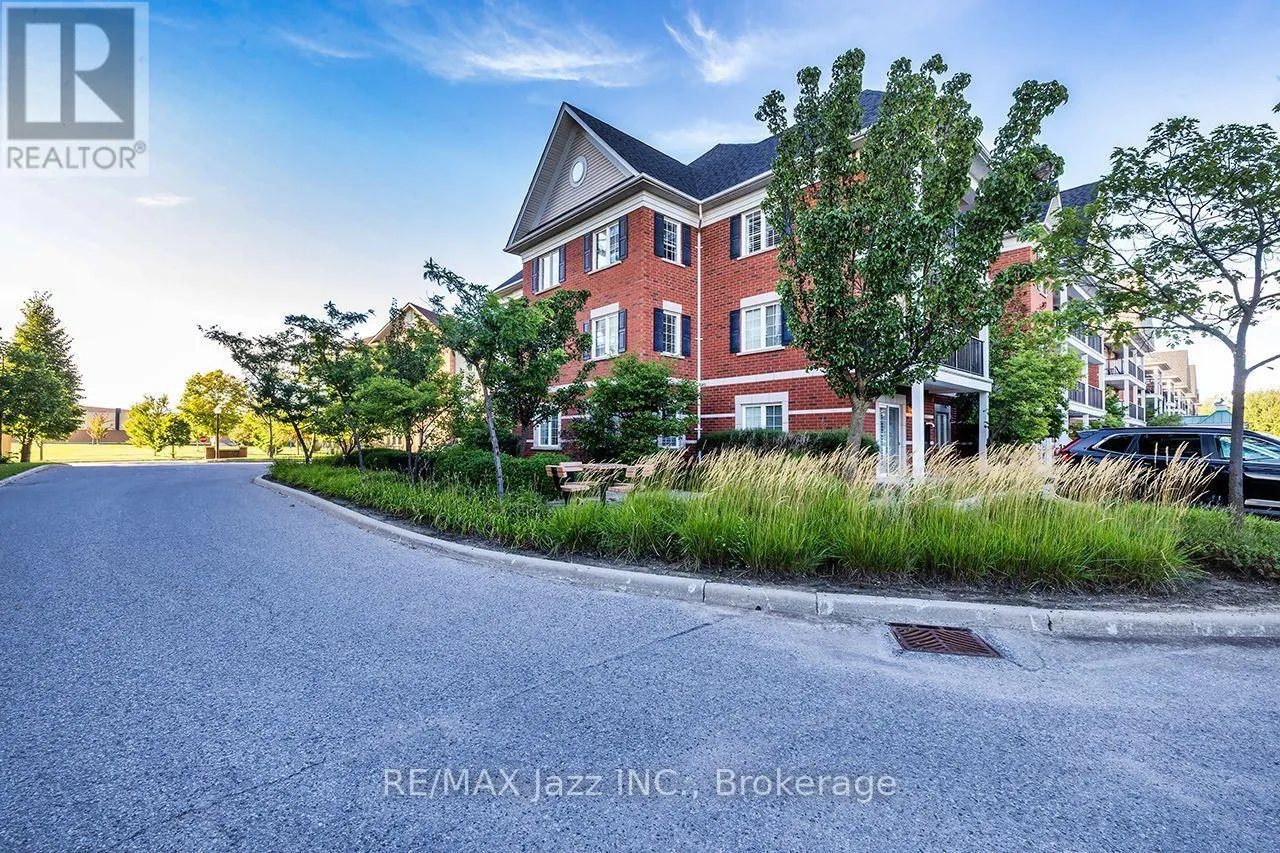 102 - 61 CLARINGTON BOULEVARD #102