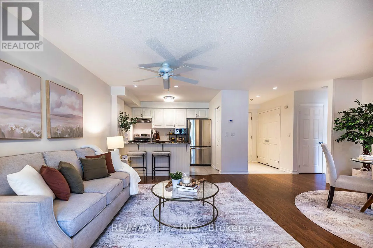 102 - 61 CLARINGTON BOULEVARD #102