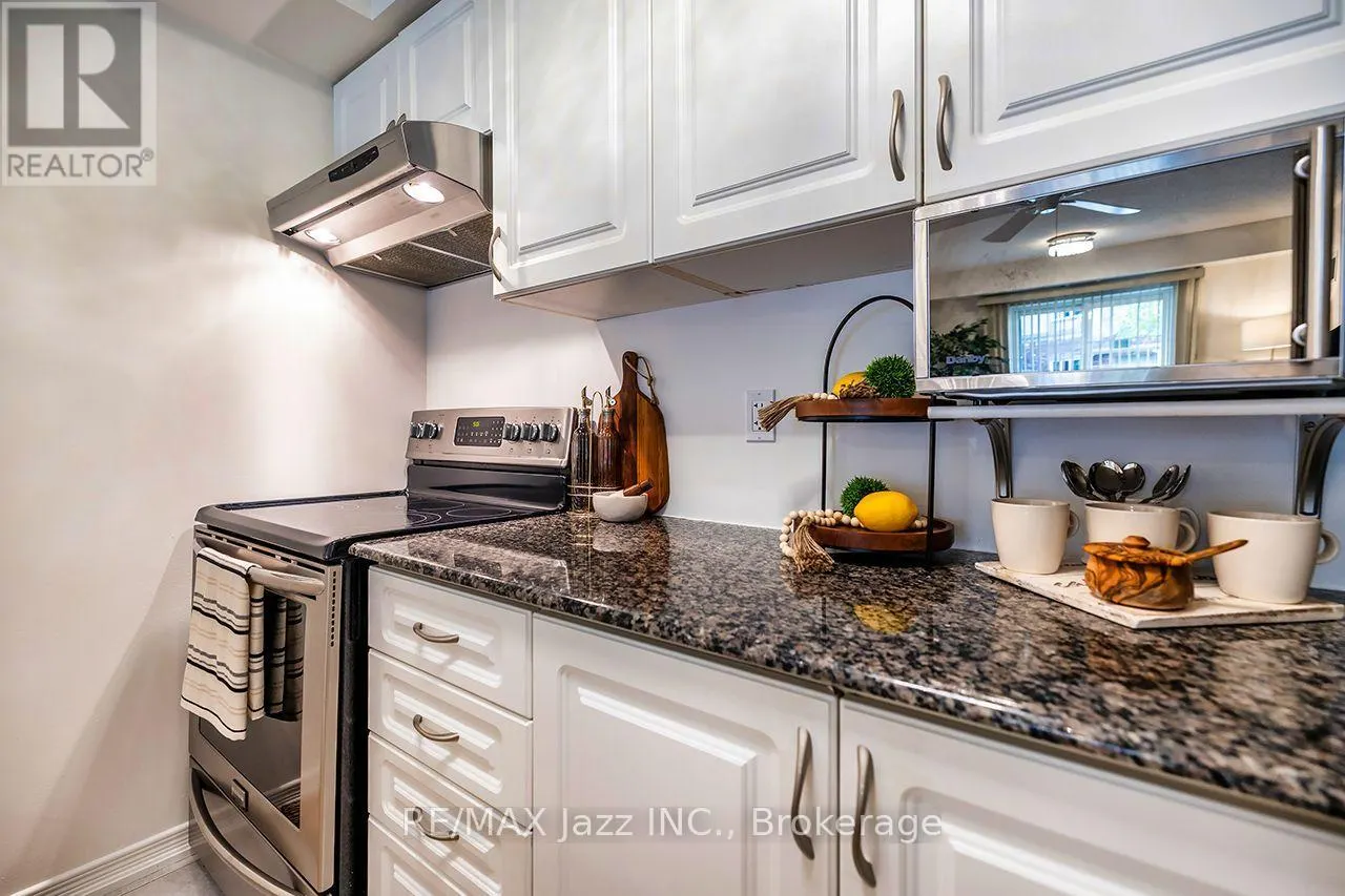 102 - 61 CLARINGTON BOULEVARD #102