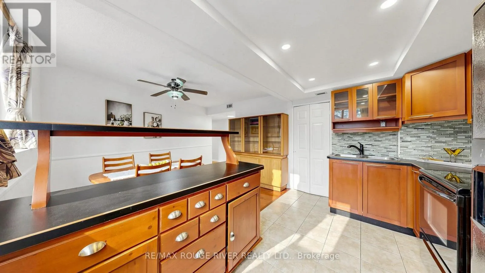 206 - 757 VICTORIA PARK AVENUE