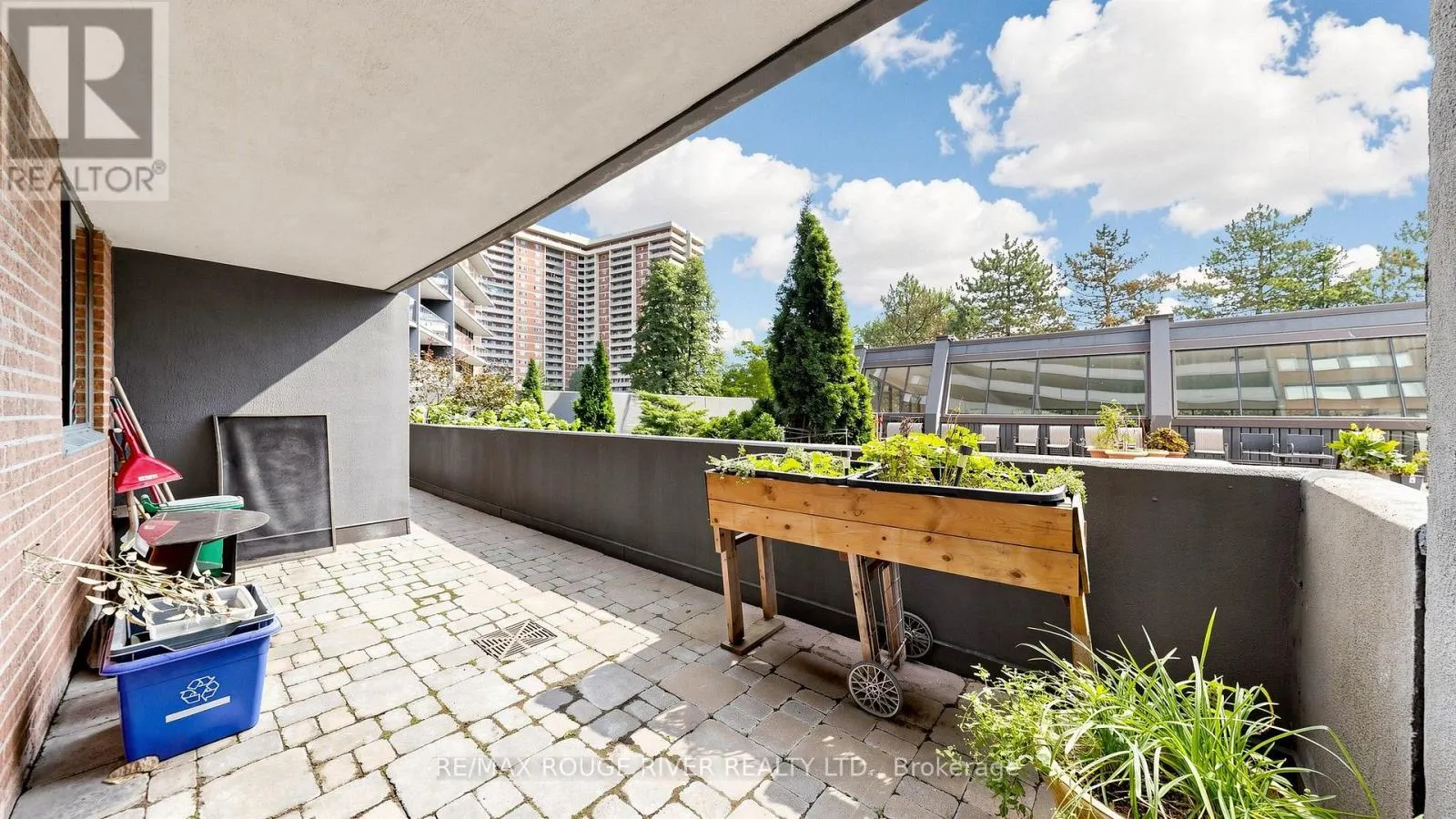206 - 757 VICTORIA PARK AVENUE
