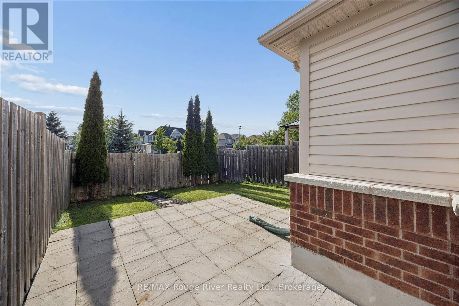 85 LANDER CRESCENT