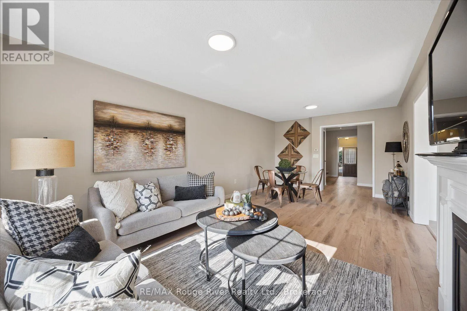 85 LANDER CRESCENT