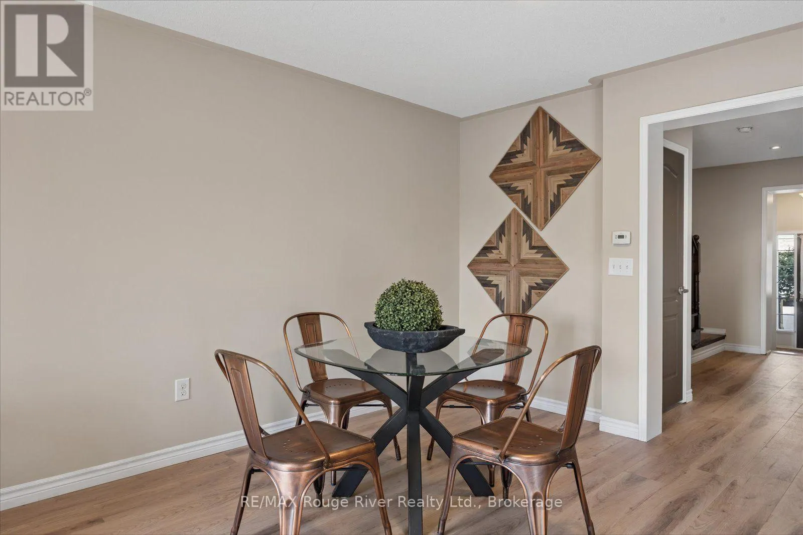 85 LANDER CRESCENT