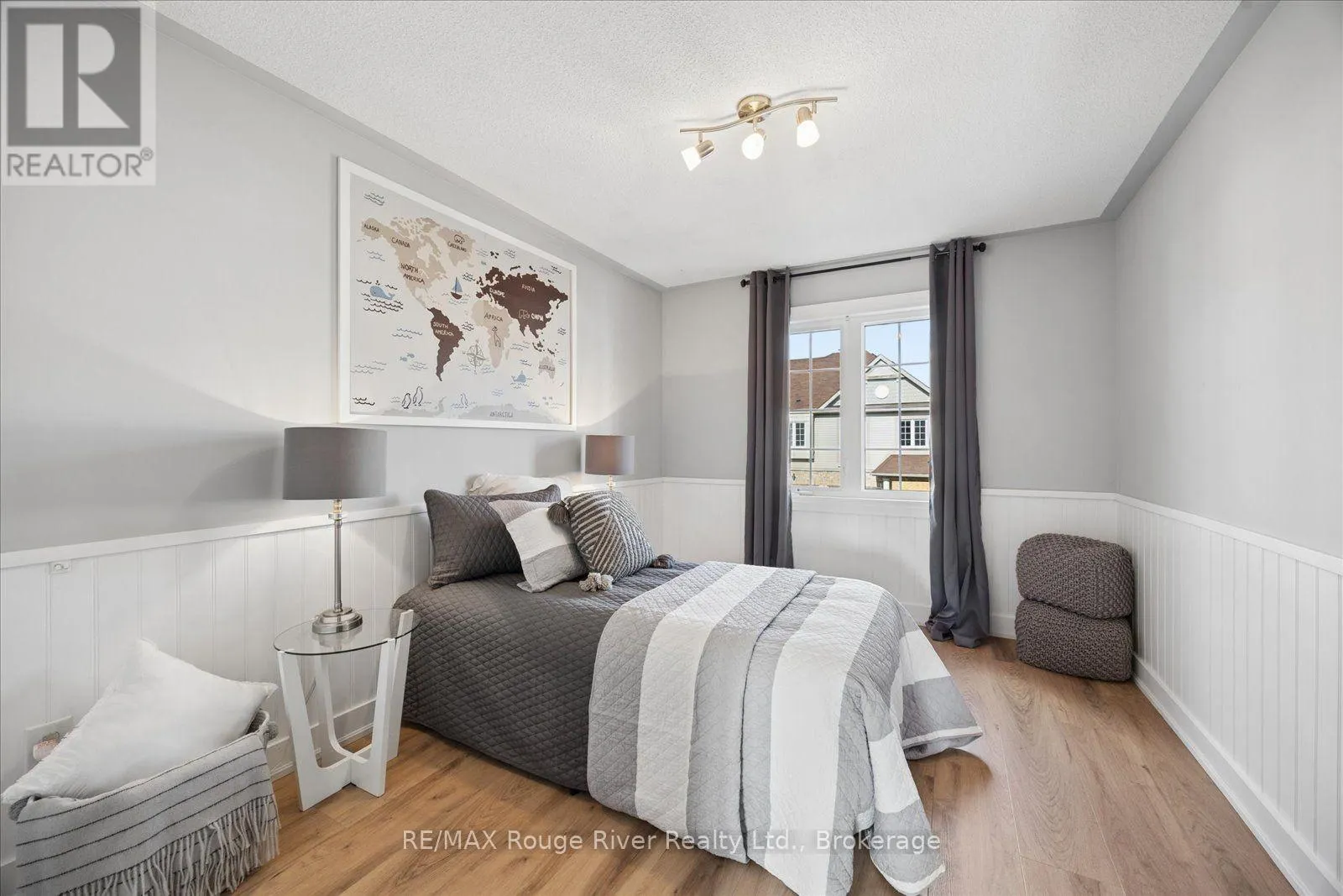 85 LANDER CRESCENT